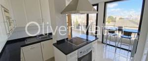 VIVIENDA CON TERRAZA, JARDÍN, SOLARIUM Y VISTAS AL MAR