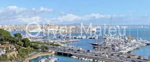 VIVIENDA CON TERRAZA, JARDÍN, SOLARIUM Y VISTAS AL MAR