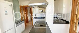 VIVIENDA CON TERRAZA, JARDÍN, SOLARIUM Y VISTAS AL MAR
