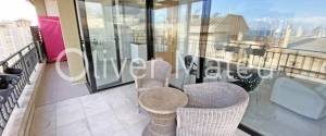 VIVIENDA CON TERRAZA, JARDÍN, SOLARIUM Y VISTAS AL MAR