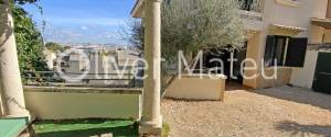 VIVIENDA CON TERRAZA, JARDÍN, SOLARIUM Y VISTAS AL MAR